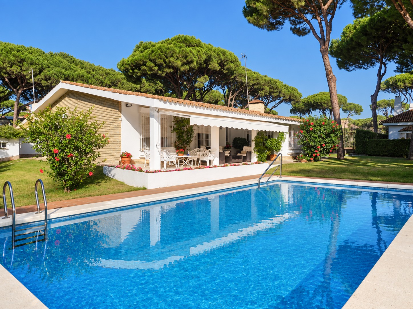 Chalet de una planta con piscina en Vistahermosa — Vistahermosa, El Puerto de Santa María (6)