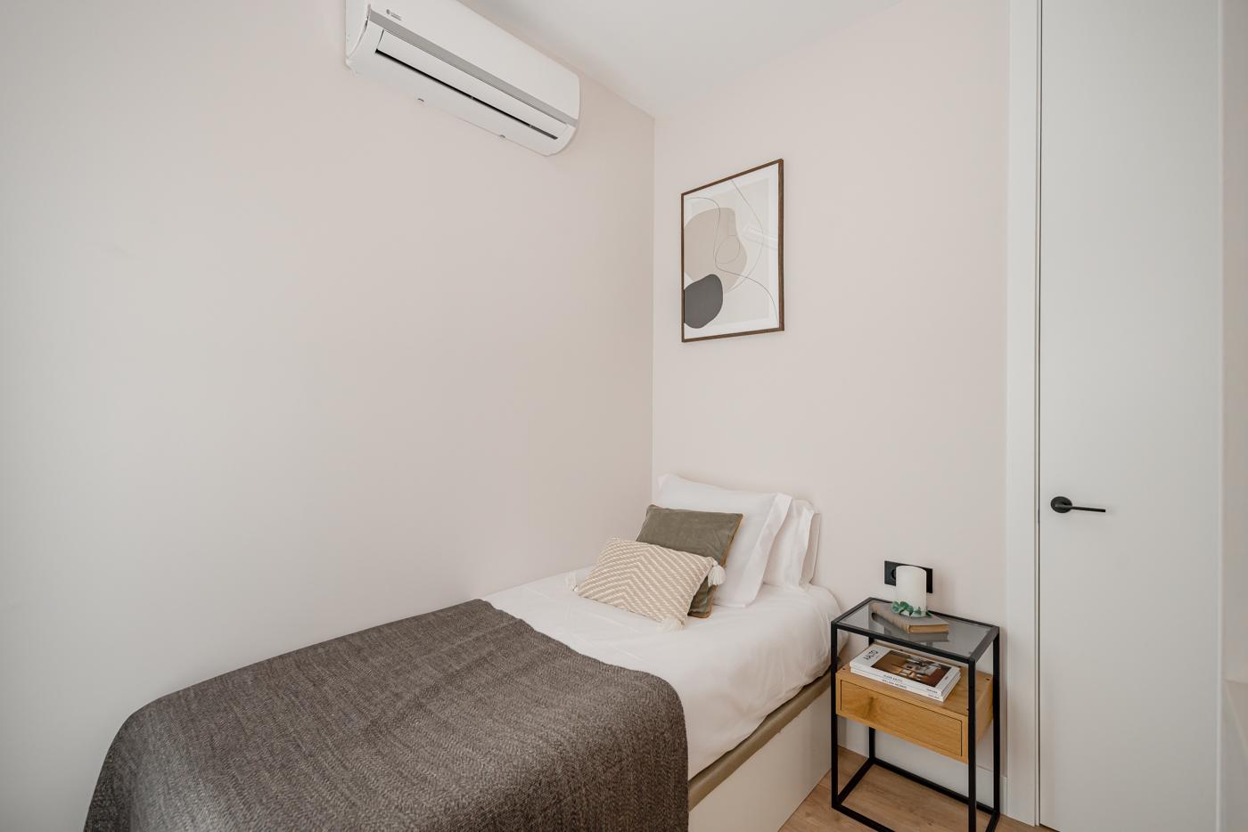 Piso de 3 dormitorios en Montera 39 — Sol, Madrid (2)