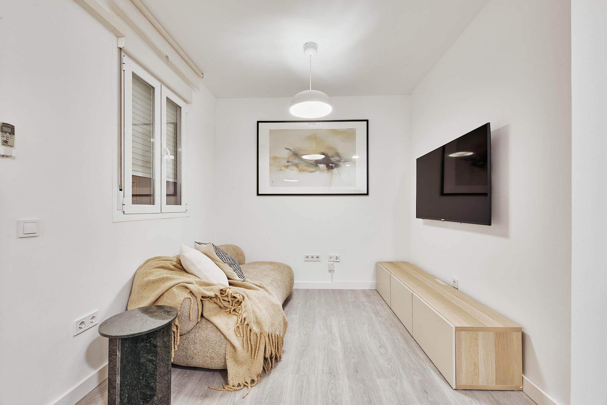 Piso de 2 dormitorios en Meléndez Valdés 13 — Arapiles, Madrid