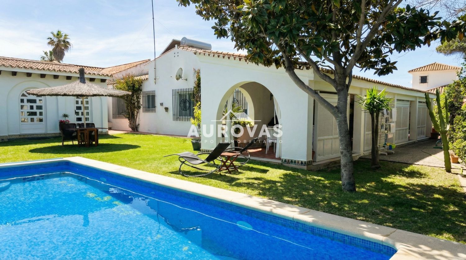 Chalet con apartamento de invitados en Vistahermosa — Vistahermosa, El Puerto de Santa María (2)