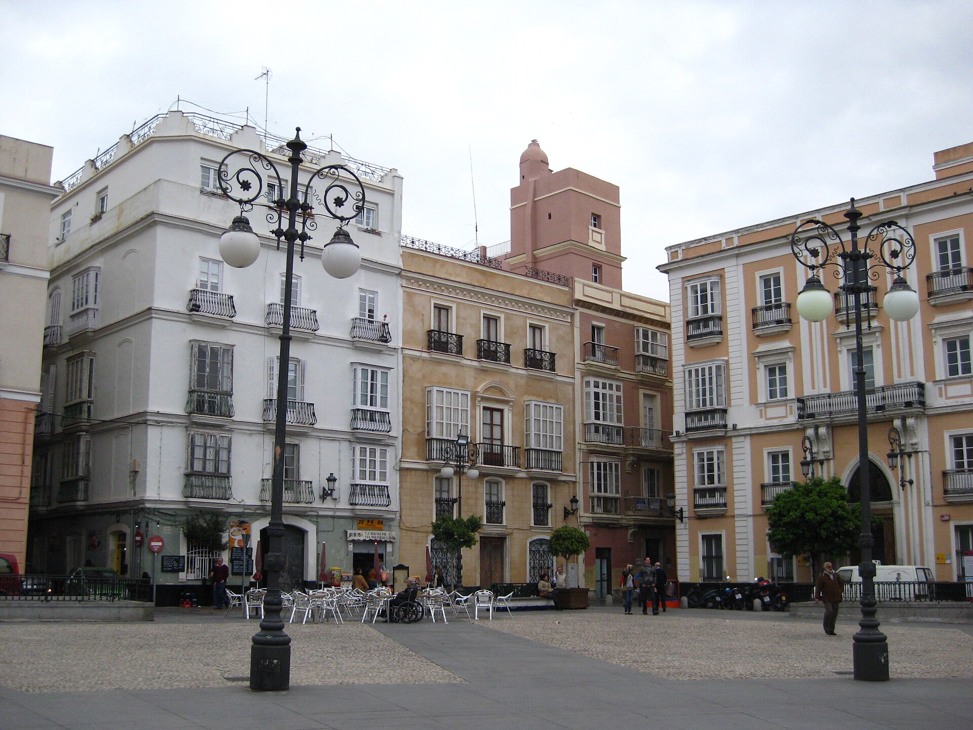 Cádiz dispara a 3.248 €/m² mientras alquileres suben un 60% en años
