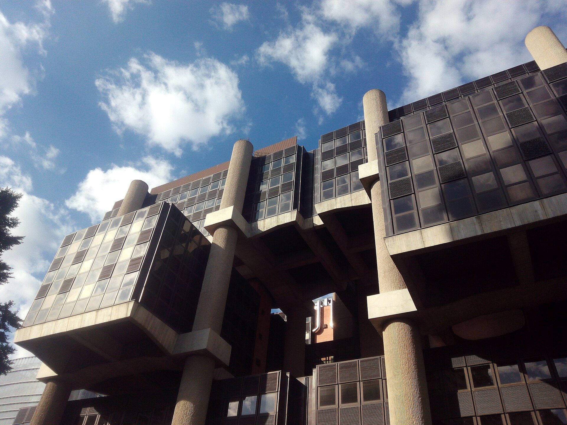 Operaciones inmobiliarias: cinco grandes compras superan 880M en Madrid