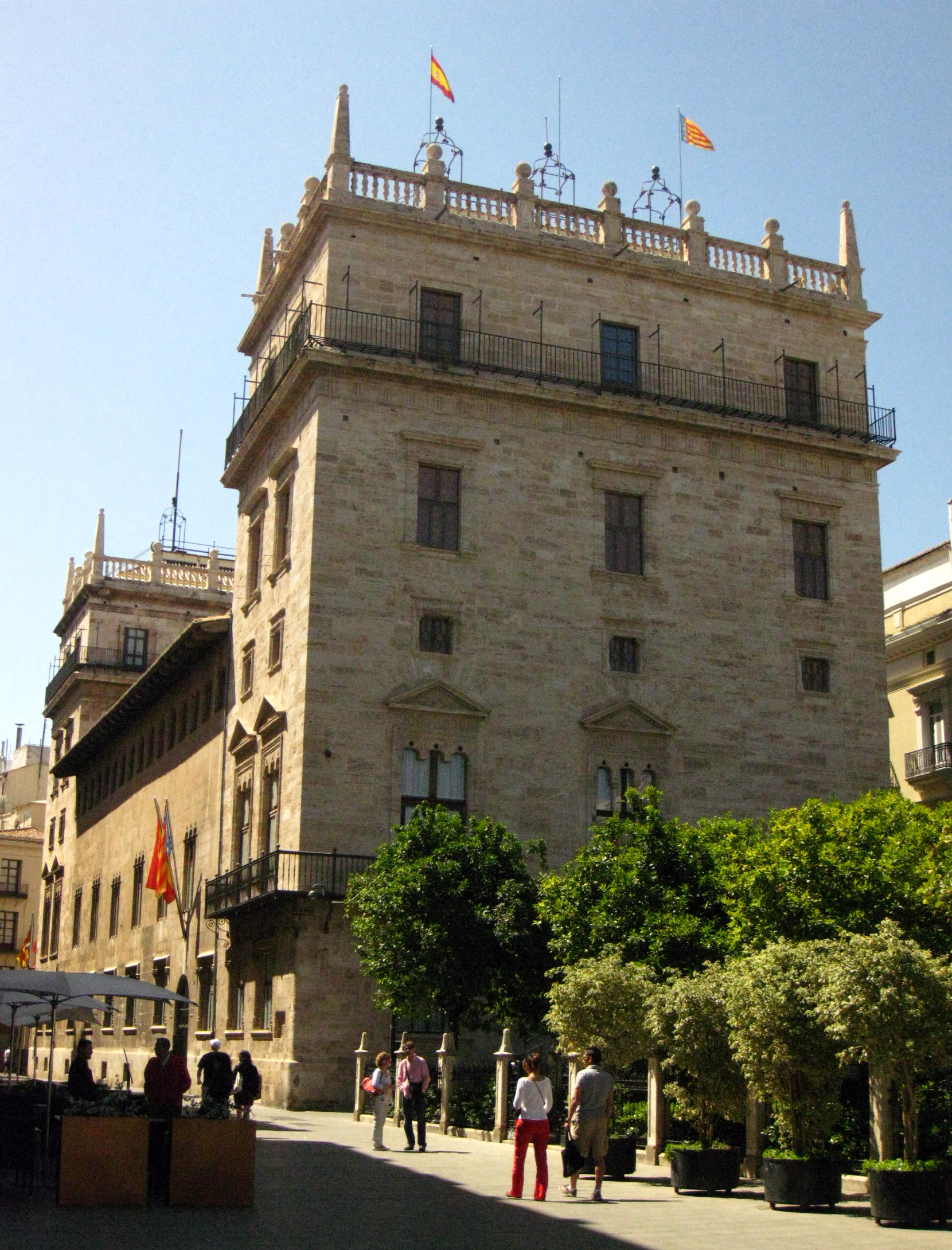 Crisis de asequibilidad en España: propietarios ganan 80.375 euros frente a inquilinos con 21.335