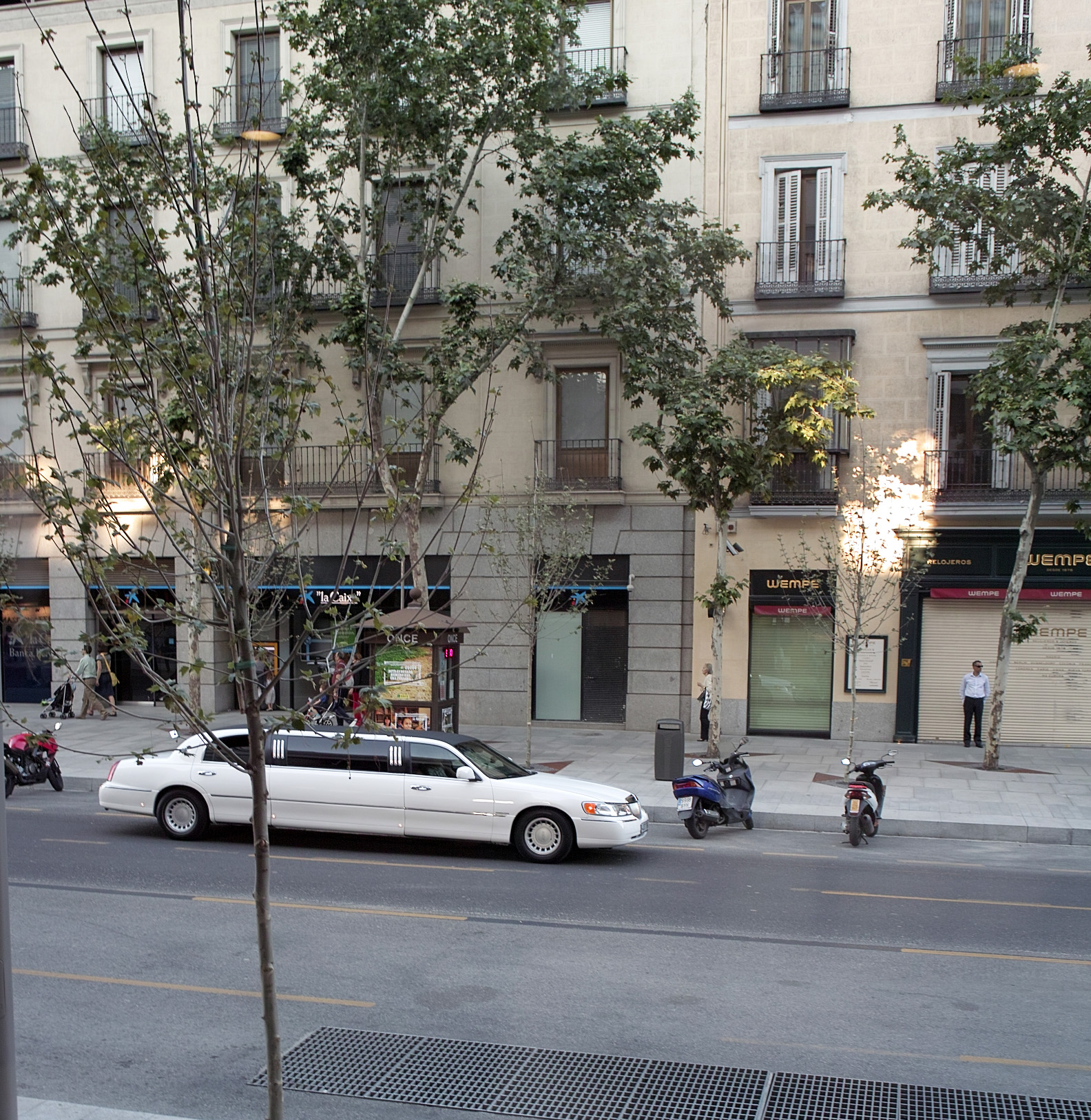 Salamanca rompe los 10.000 €/m² mientras Madrid cede en compraventas