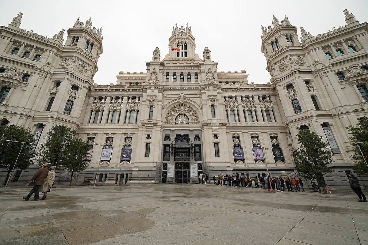 Fachada principal del Palacio de Cibeles, sede del Ayuntamiento de Madrid.