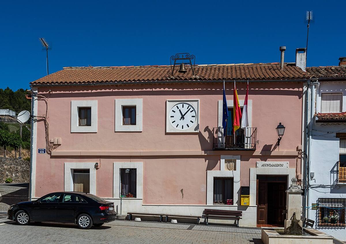 Edificio del Ayuntamiento de Vindel, en la provincia de Cuenca.