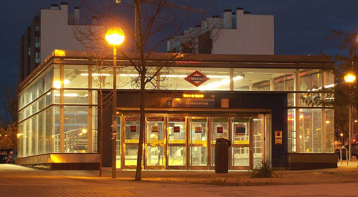 Exterior de la estación de metro de Valdecarros en Madrid.