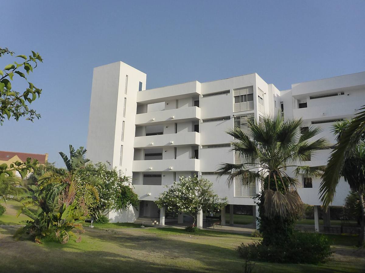 Edificio de viviendas en la urbanización Las Redes, en la provincia de Cádiz.