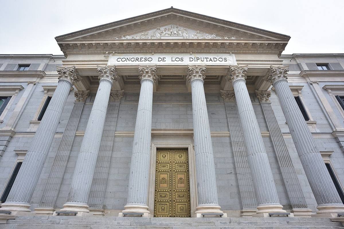 Columnata y frontispicio del Congreso de los Diputados.