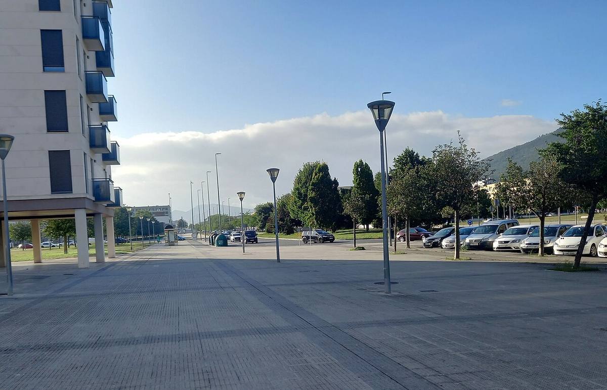 Bloque de viviendas en el barrio de Buztintxuri, Pamplona.