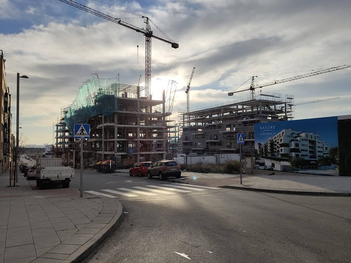 Obras de construcción de nuevas viviendas en el barrio de El Cañaveral.