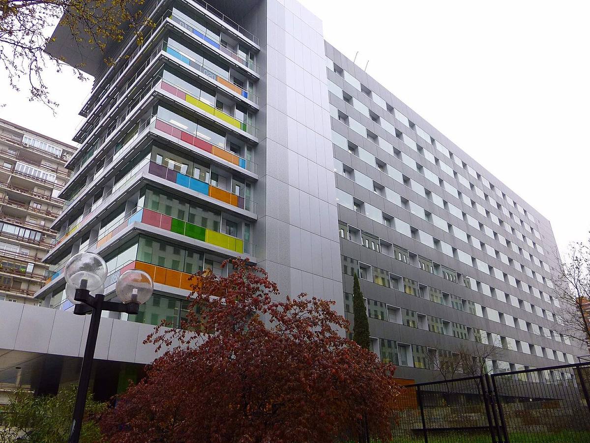 Fachada principal del edificio del Instituto Nacional de Estadística (INE) en Madrid.