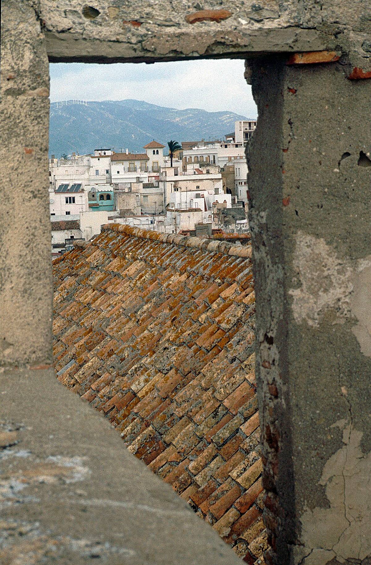 Vista de los tejados y el casco antiguo de Tarifa.