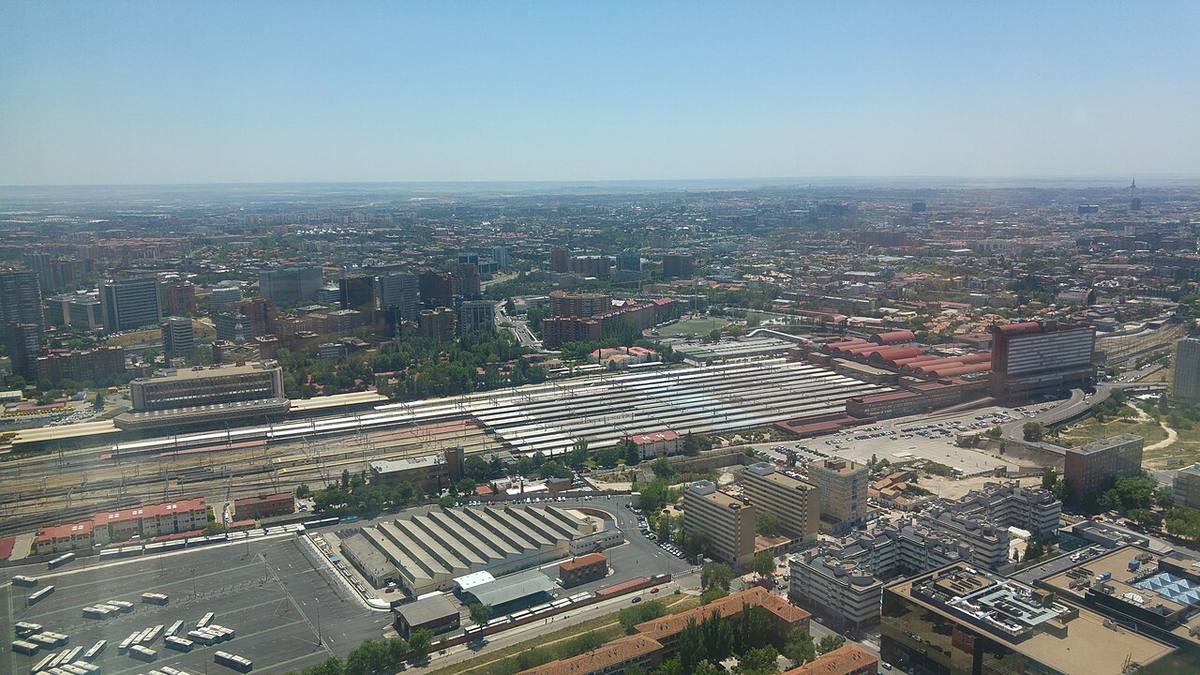Vista aérea de la estación de Chamartín y los terrenos del desarrollo Madrid Nuevo Norte.