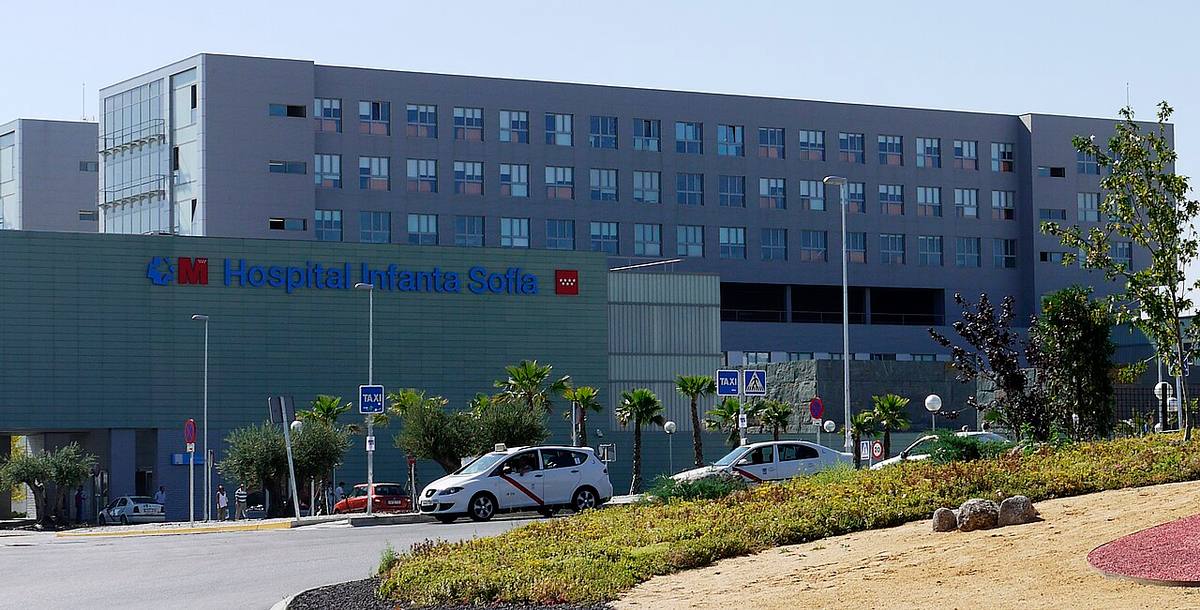 Fachada principal del Hospital Universitario Infanta Sofía en San Sebastián de los Reyes.