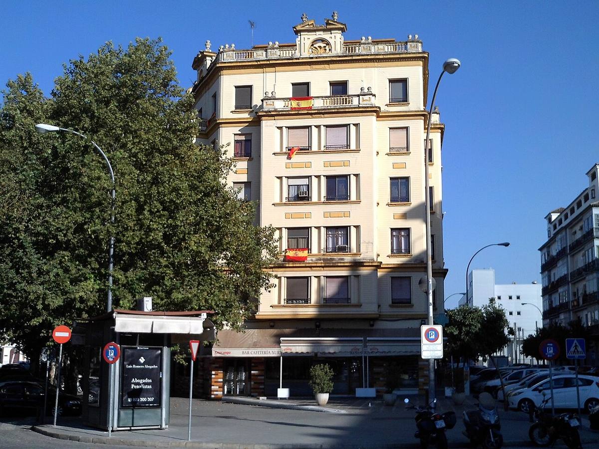 Edificio de apartamentos en el barrio de San Bernardo.