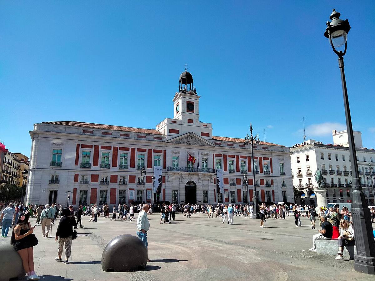 La Real Casa de Correos, sede de la Presidencia de la Comunidad de Madrid, en la Puerta del Sol.