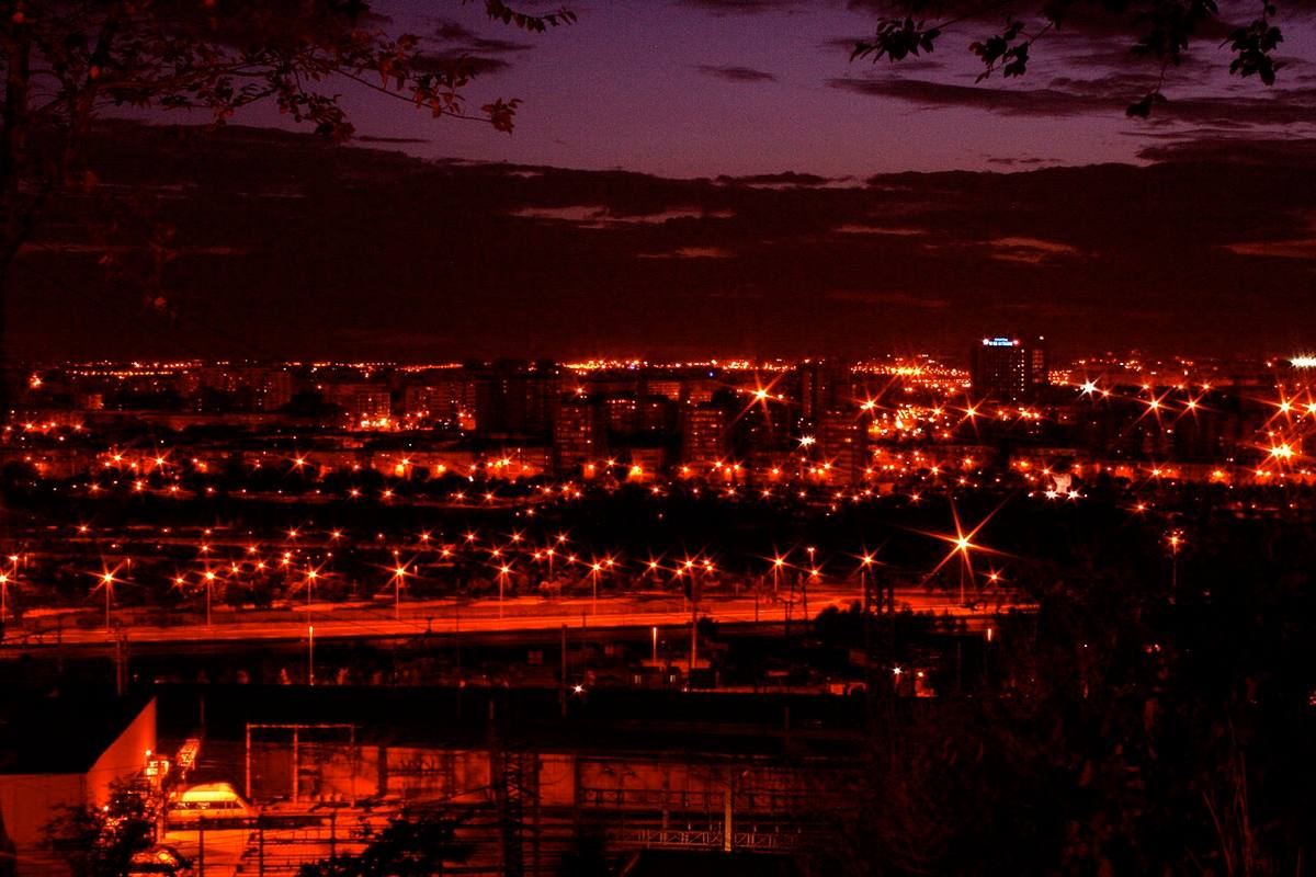 Vista nocturna de zonas residenciales en el sur de Madrid.