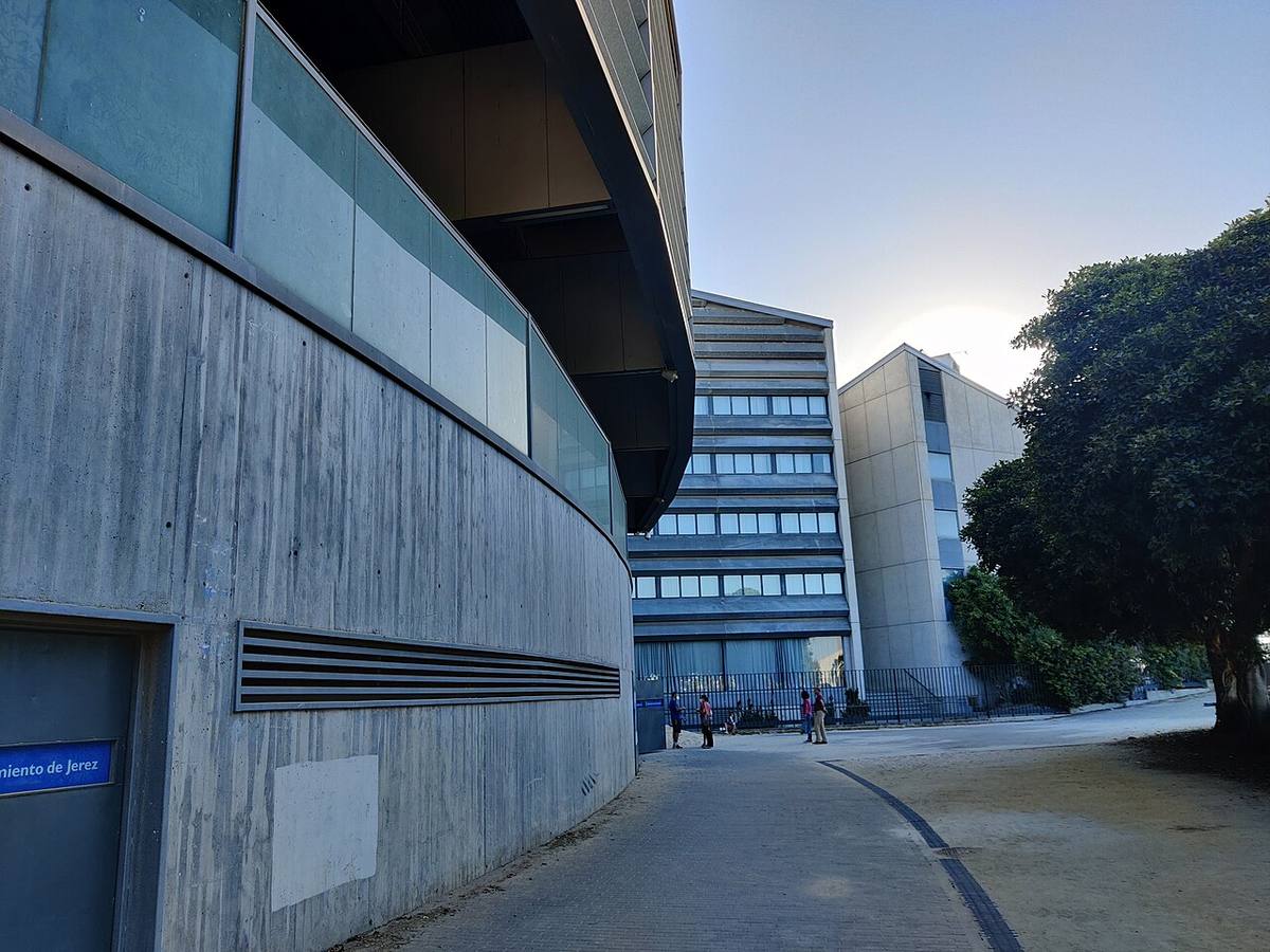 Exterior del Estadio Municipal de Chapín en Jerez de la Frontera.