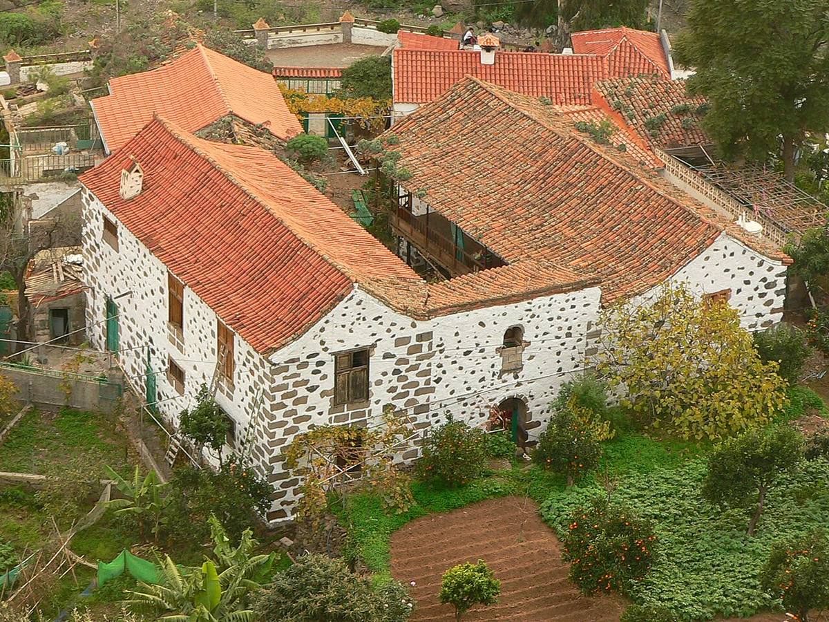 Vista aérea de viviendas tradicionales en el Cuartel de El Colmenar.