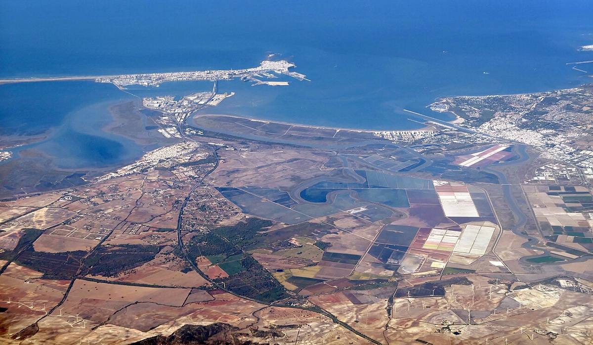 Imagen aérea de la bahía de Cádiz y los municipios colindantes.