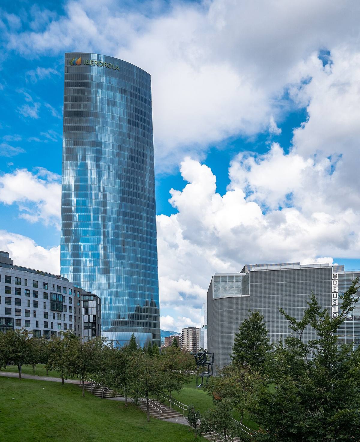 Torre Iberdrola en Bilbao, ejemplo de inversión en oficinas.