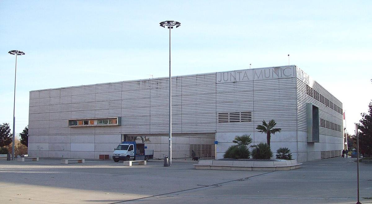 Edificio de la Junta Municipal de Latina en Madrid.