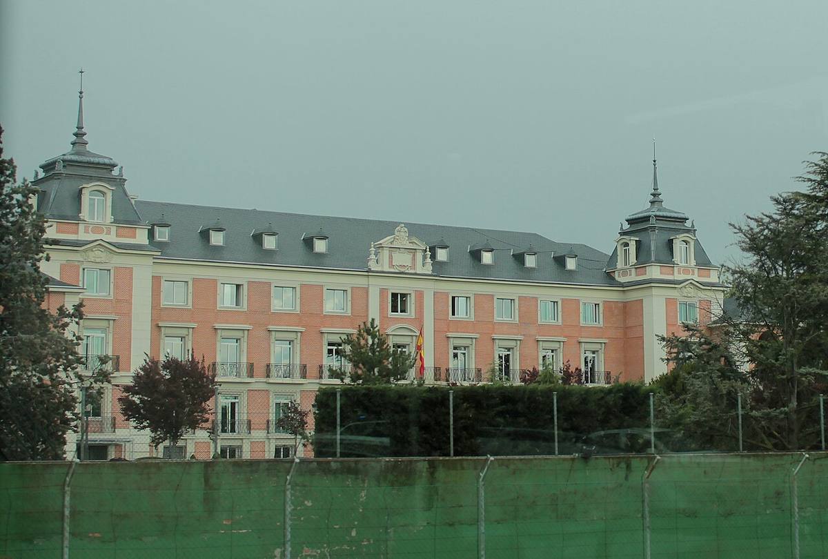 Vista exterior del Palacio de la Moncloa en Madrid.