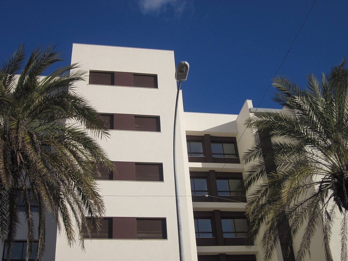 Edificio de viviendas de protección oficial en La Línea de la Concepción, Cádiz.