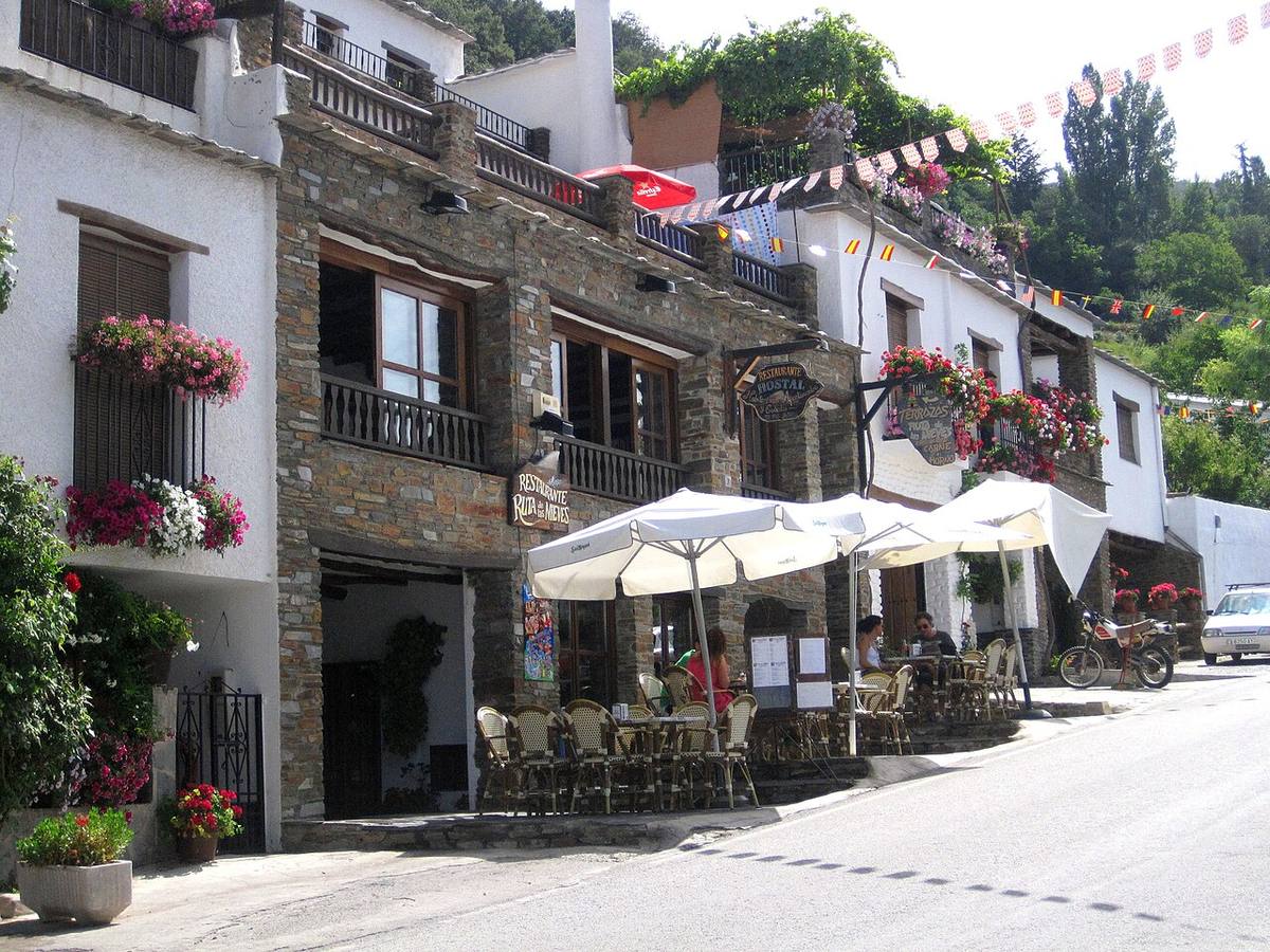 Locales comerciales y de restauración en Capileira.