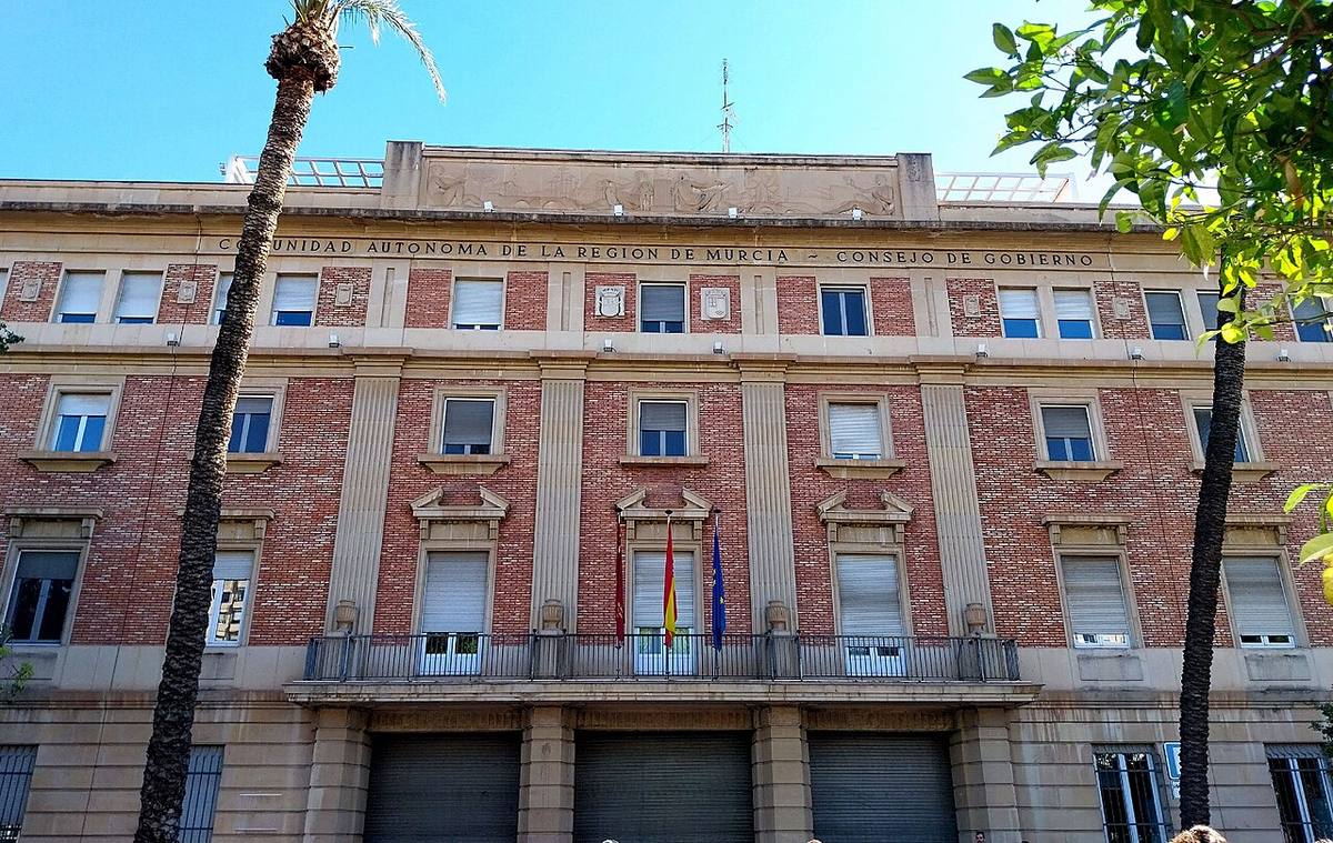 Edificio administrativo del Consejo de Gobierno en Murcia.