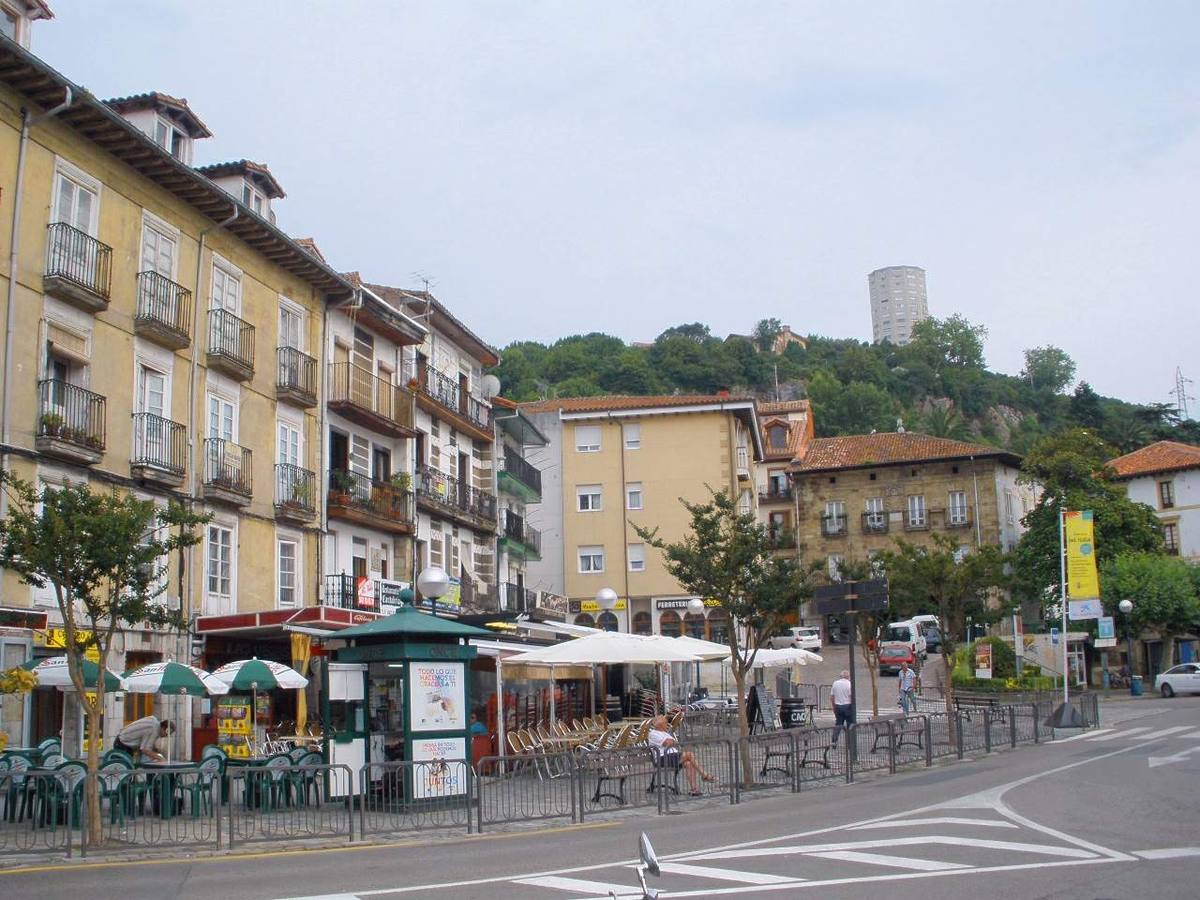 Edificios de viviendas en el municipio de Laredo, Cantabria.