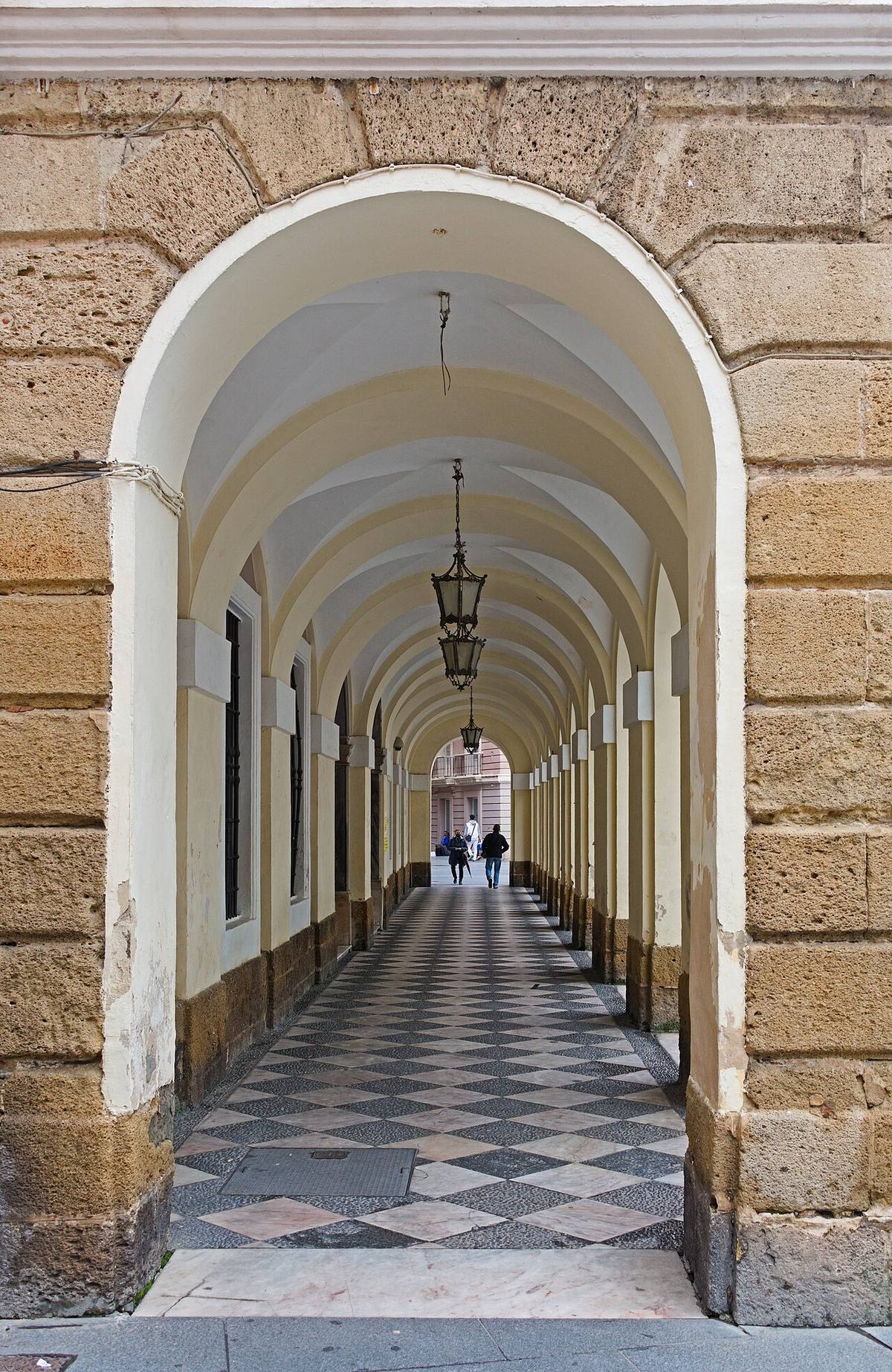 Soportales de la Casa Consistorial de Cádiz.