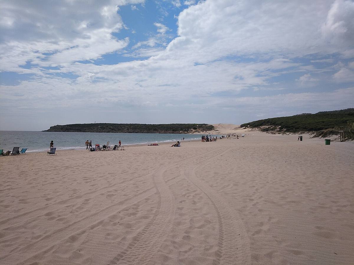 Extensión de arena en la playa de Bolonia, en el municipio de Tarifa.
