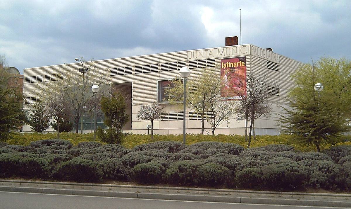 Edificio de la Junta Municipal de Latina, responsable del distrito donde se ubica Caño Roto.