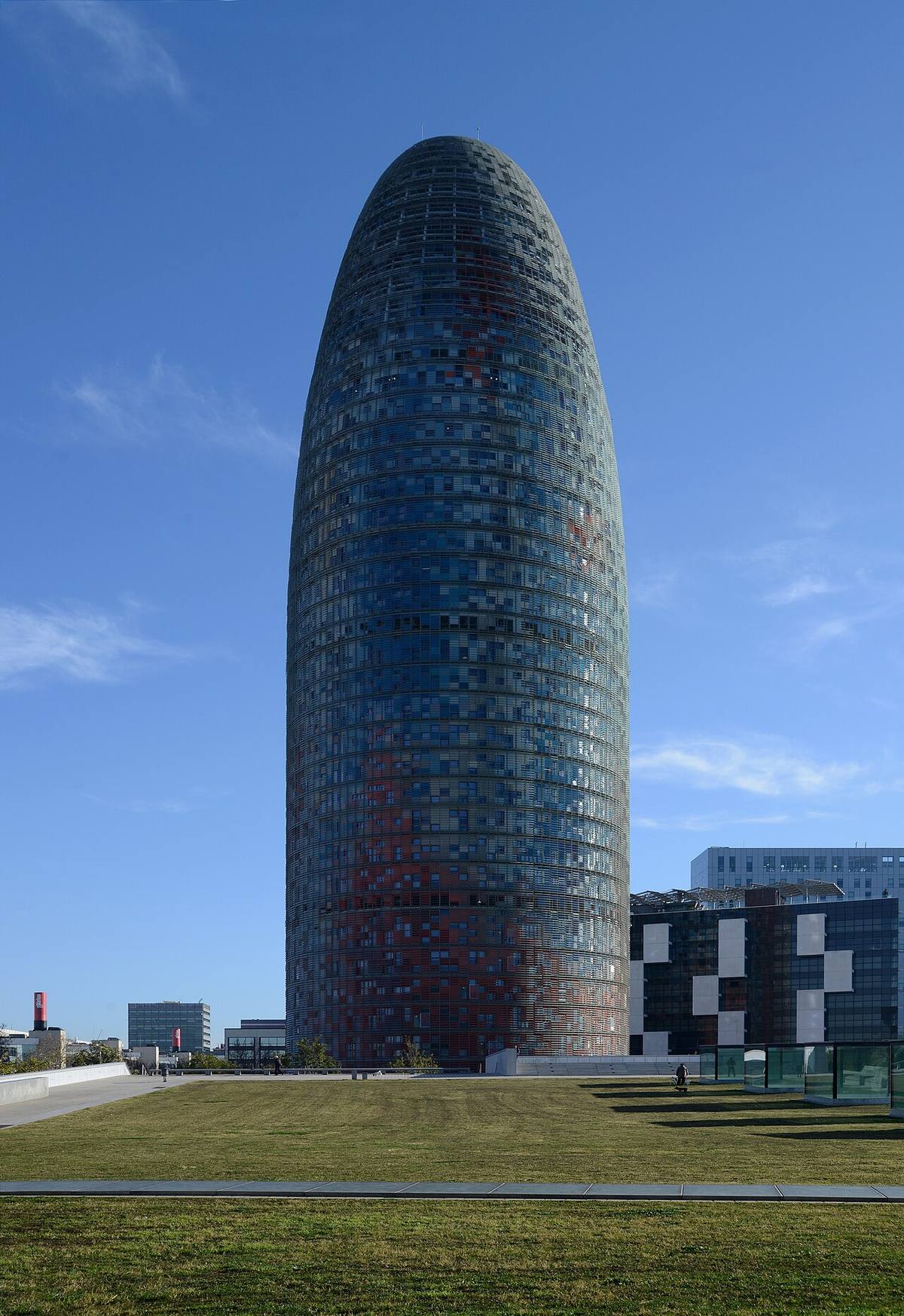 Torre Glòries, edificio emblemático de oficinas en Barcelona.