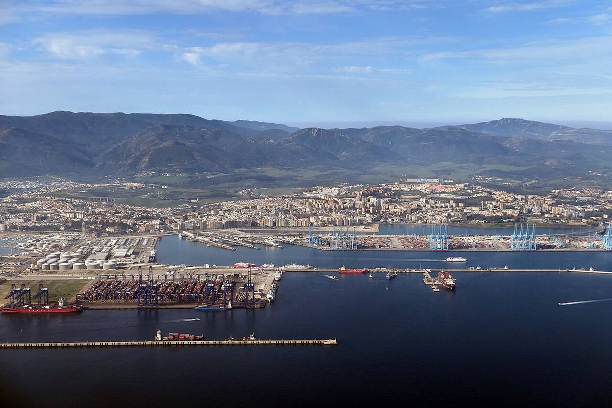 Vista aérea general de la ciudad y el Puerto de Algeciras.