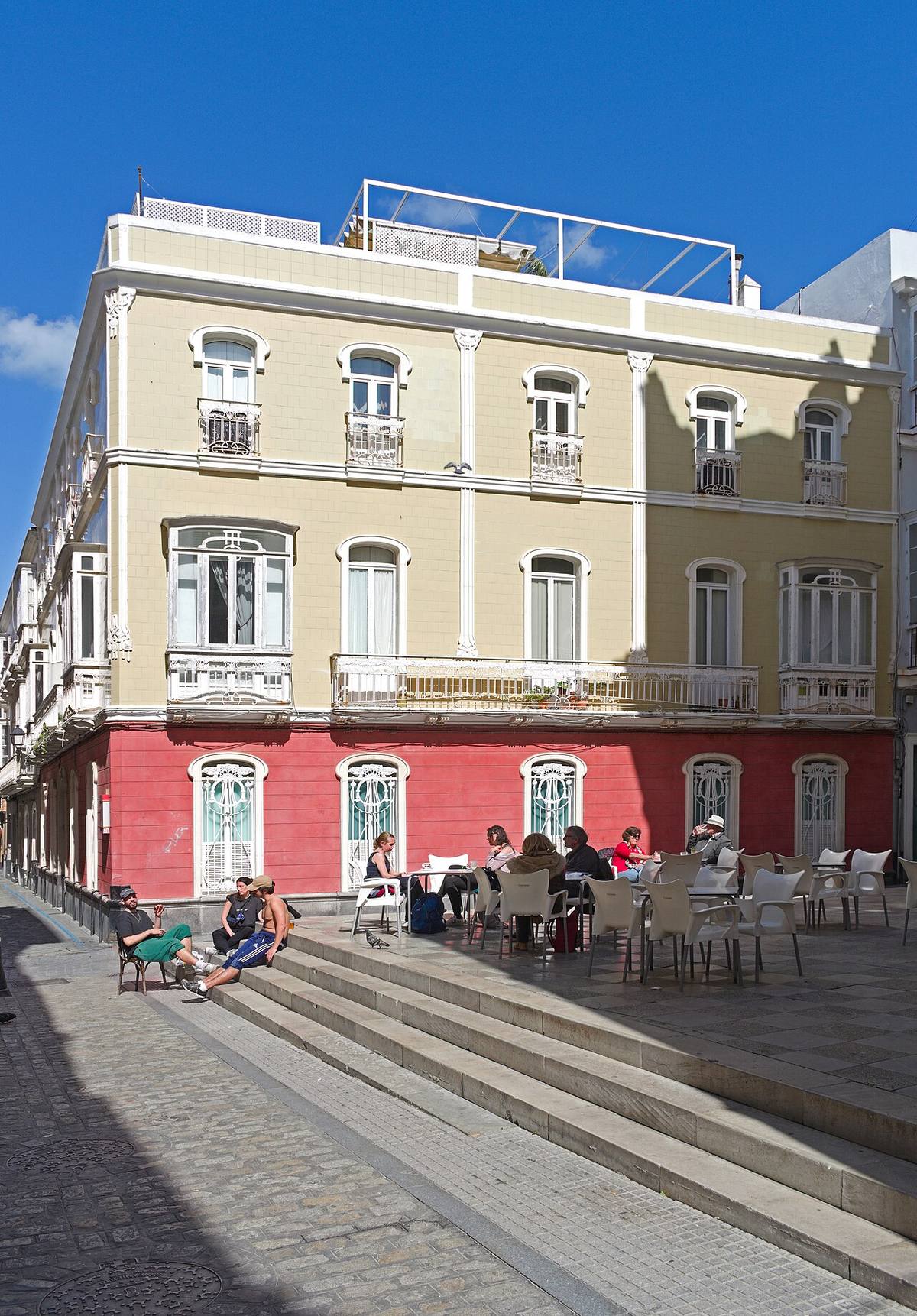 Edificio residencial Casa Mayol en la ciudad de Cádiz.