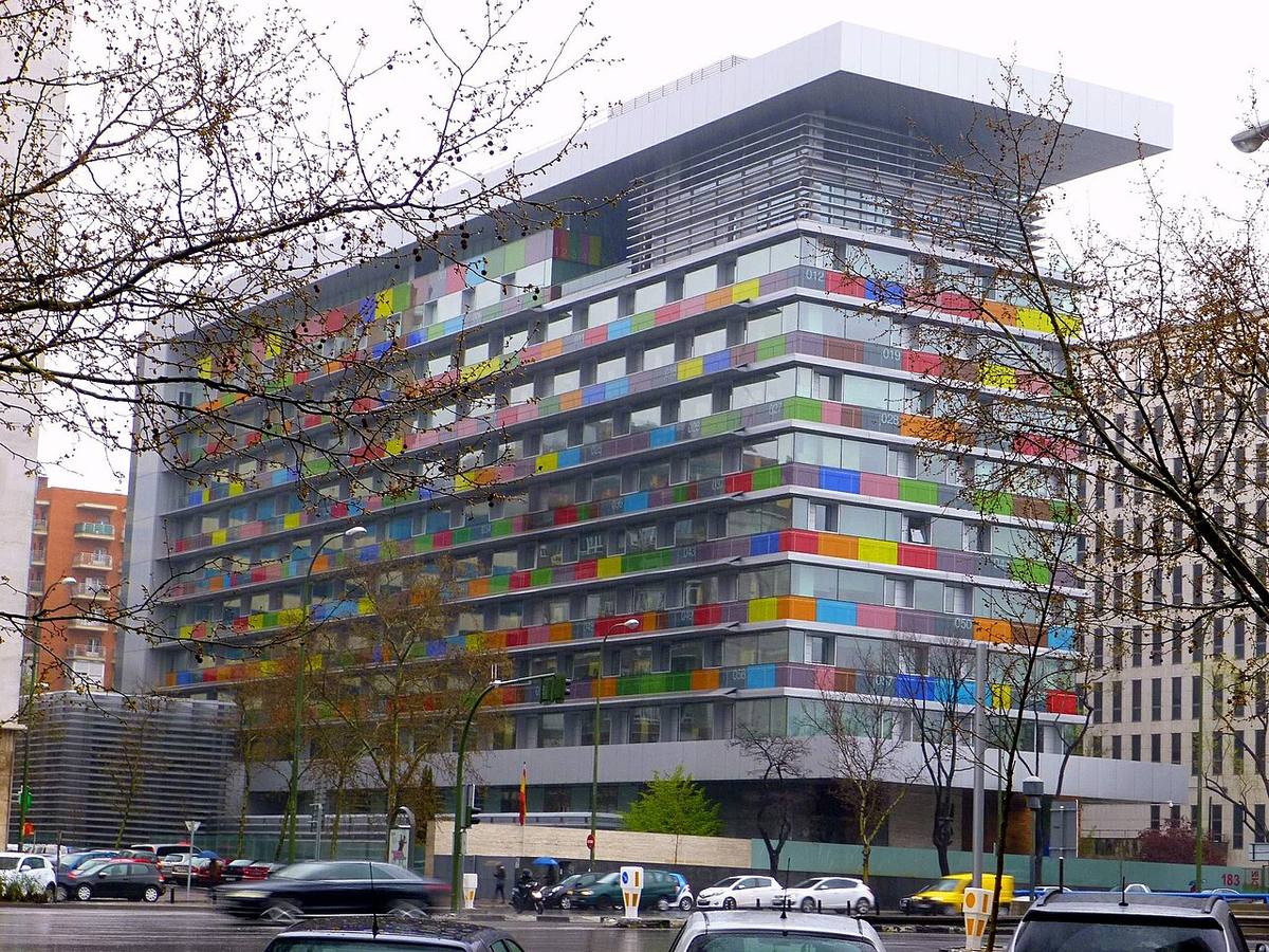 Fachada principal del Instituto Nacional de Estadística (INE) en Madrid.