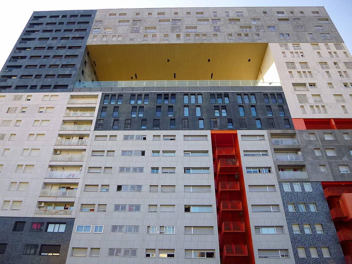 Detalle arquitectónico del Edificio Mirador en Madrid.