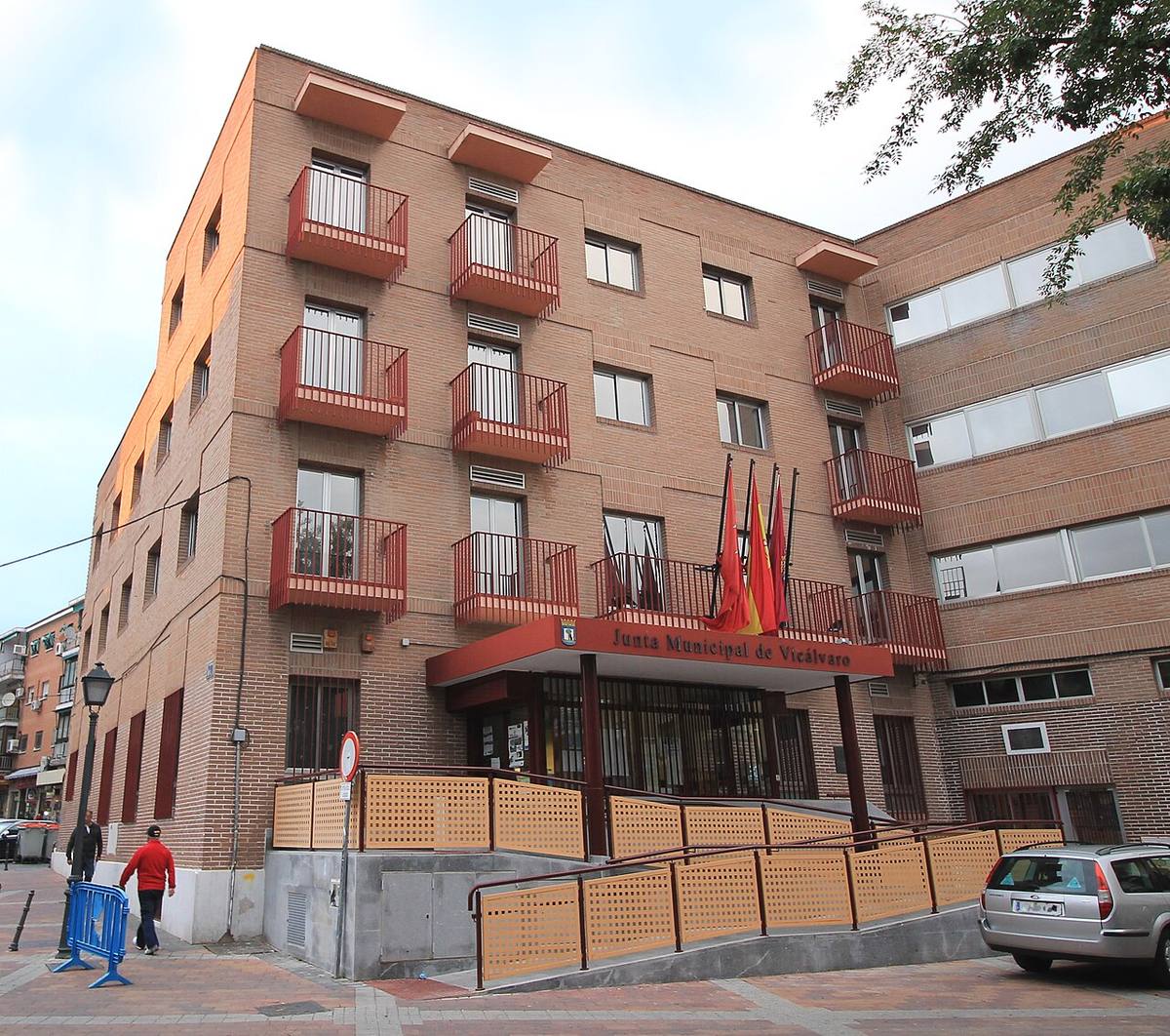 Sede de la Junta Municipal de Vicálvaro, distrito donde se ubicará el megaproyecto.