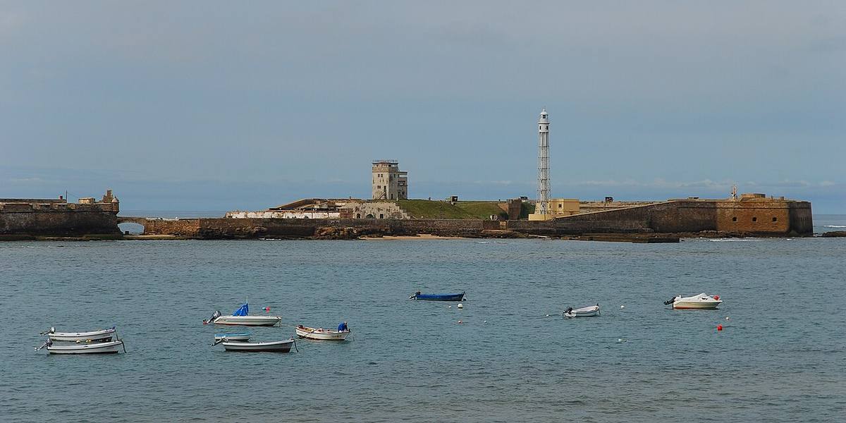 Vista del Castillo de San Sebastián en Cádiz.