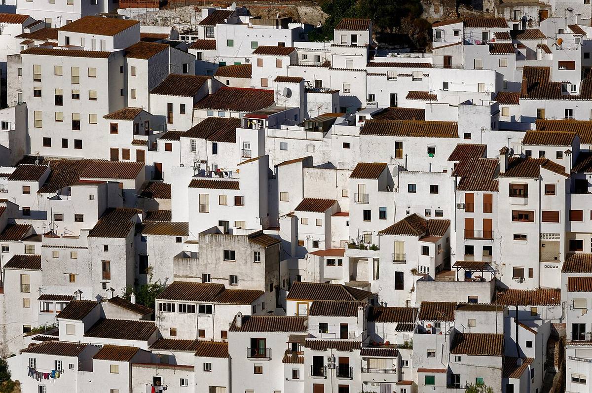 Vista aérea de casas blancas en un municipio de la provincia de Cádiz.