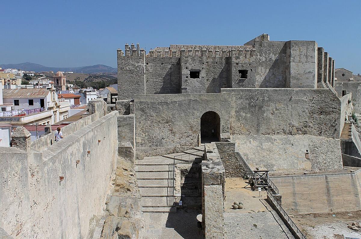 Vista del Castillo de Guzmán el Bueno en Tarifa.