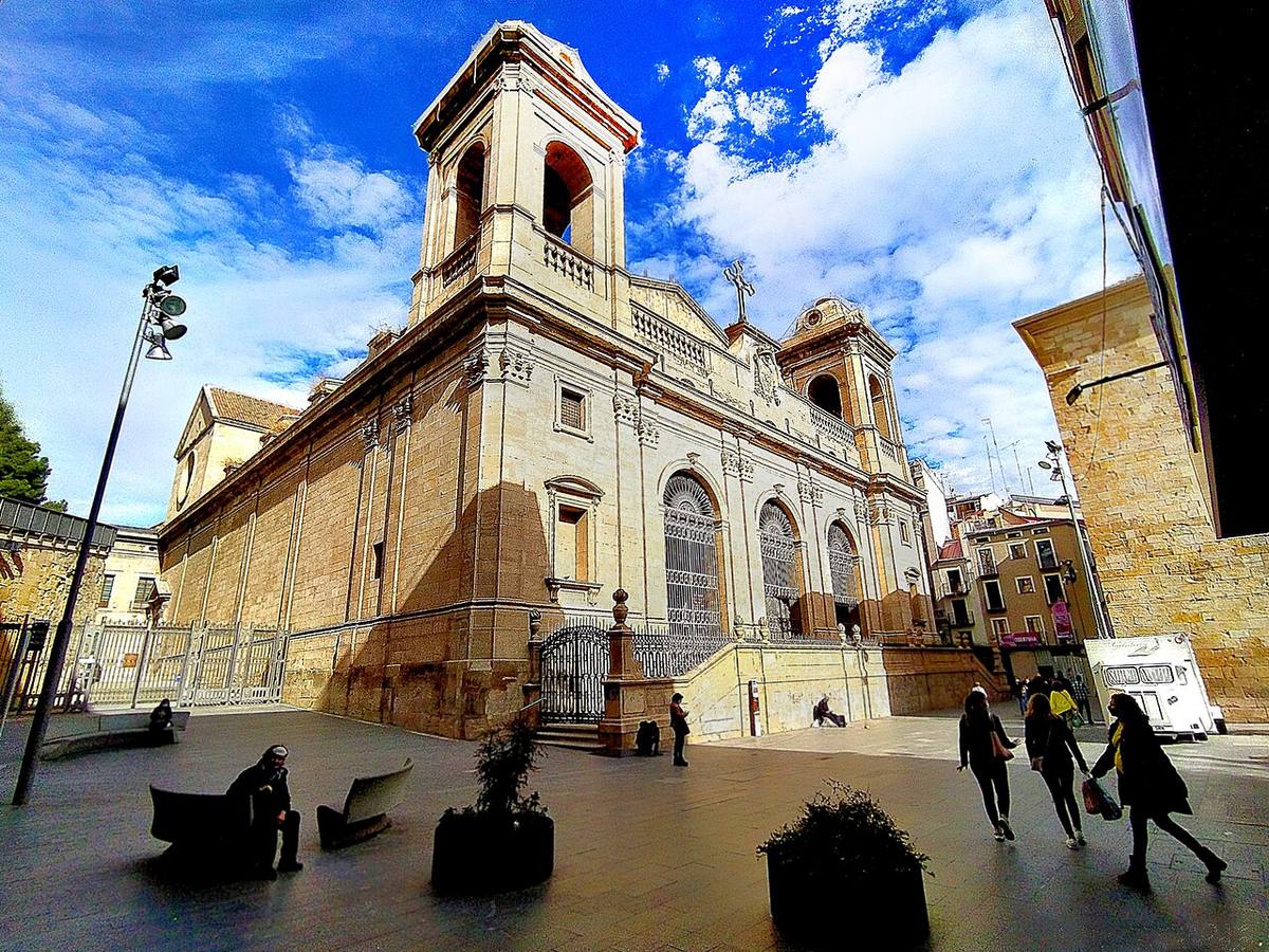 Vista de la Catedral Nueva de Lleida, ciudad con la mayor rentabilidad en locales comerciales.