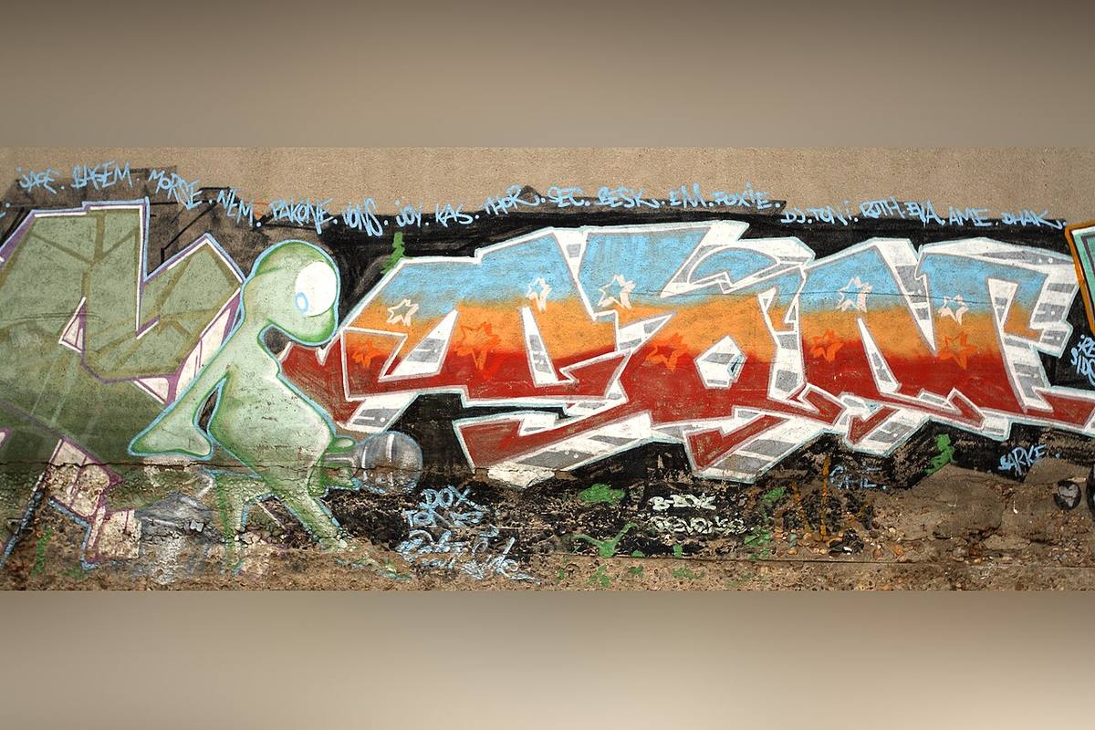 Graffiti artístico en el distrito de Villaverde, Madrid.