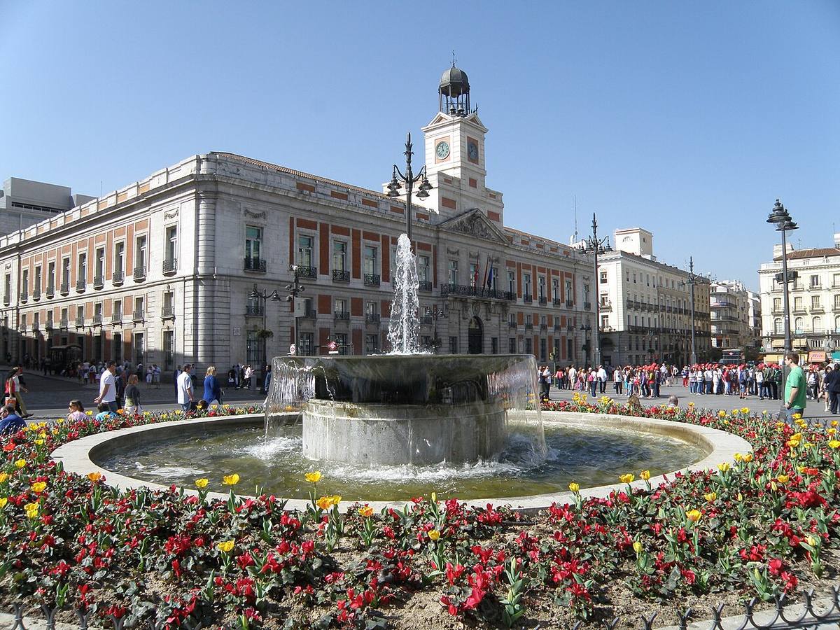 Fachada de la Real Casa de Correos, sede de la Comunidad de Madrid, en la Puerta del Sol.