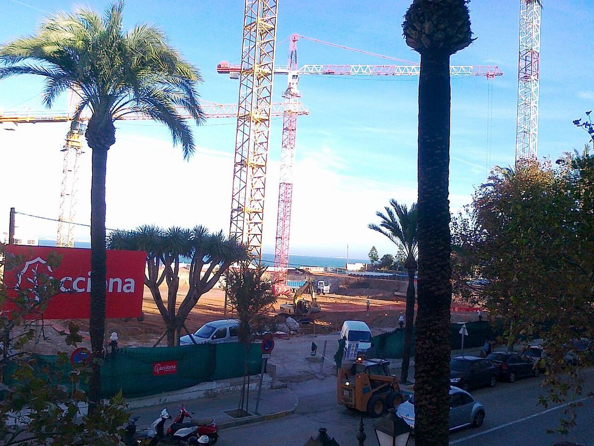 Obras de construcción en la ciudad de Cádiz.