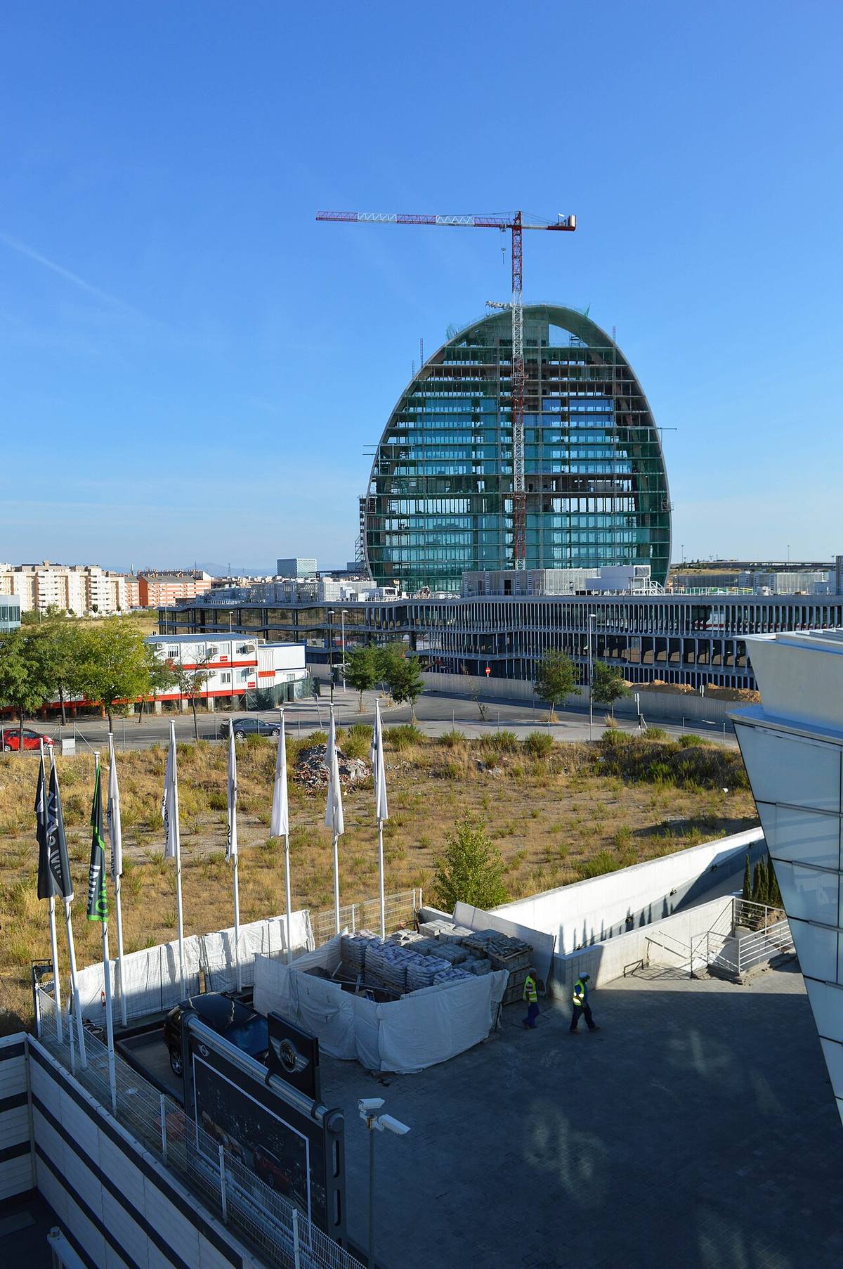 Obras de construcción del centro financiero del BBVA en Madrid.