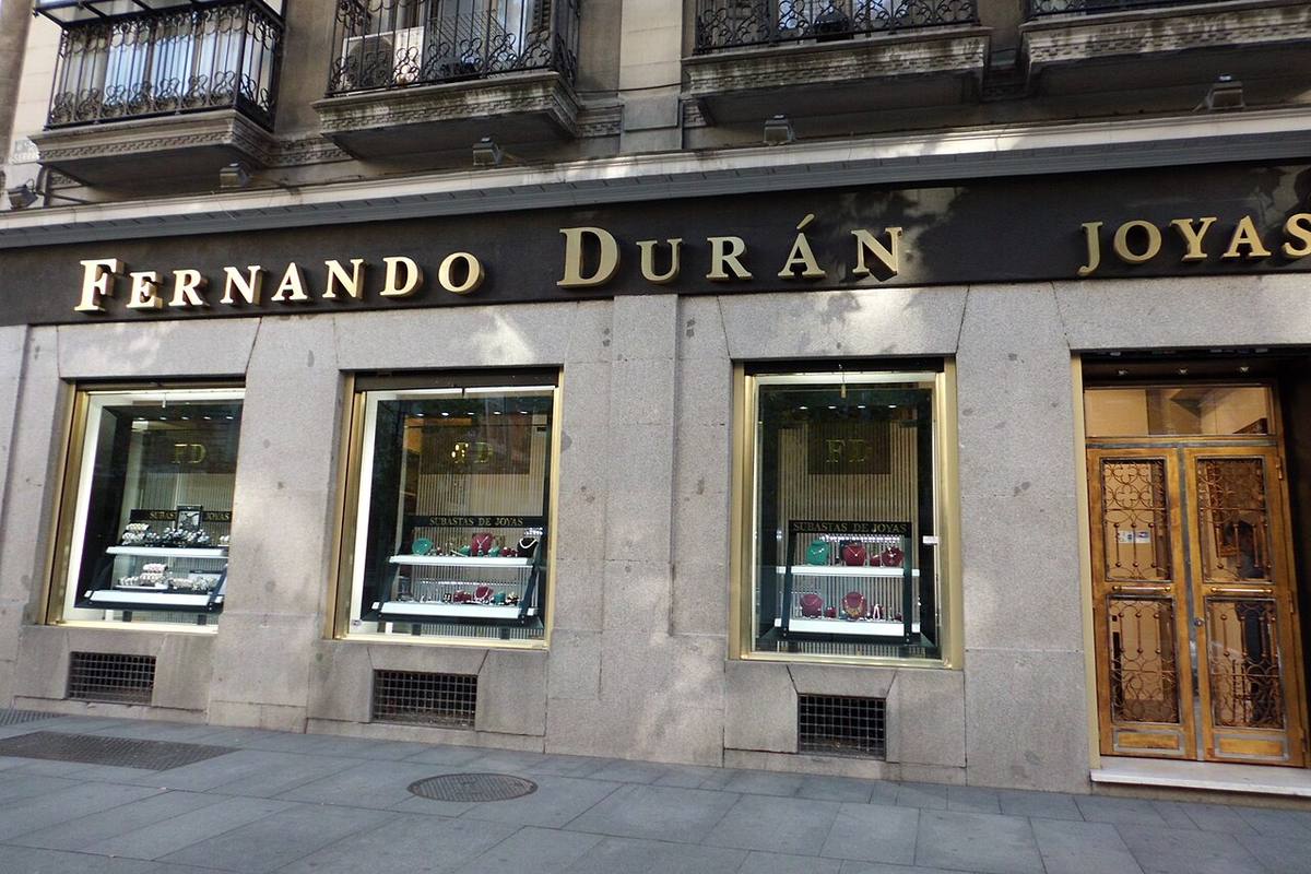 Local comercial en la calle de Serrano número 8, Madrid.